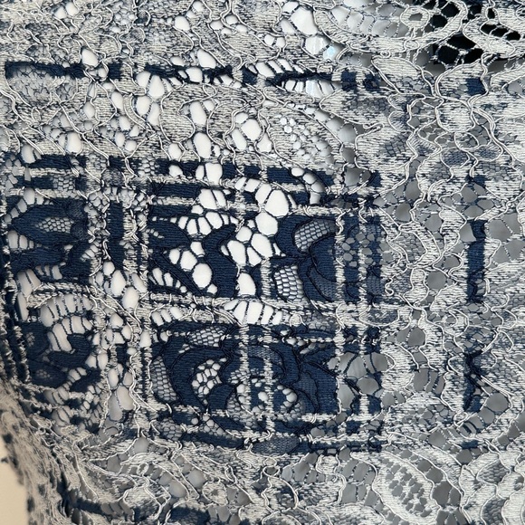 Navy and white plaid pattern lace top w camisole - Picture 3 of 8